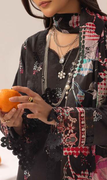 Three-Piece Lawn Embroidered Suit – Elegant & Comfortable - Image 4