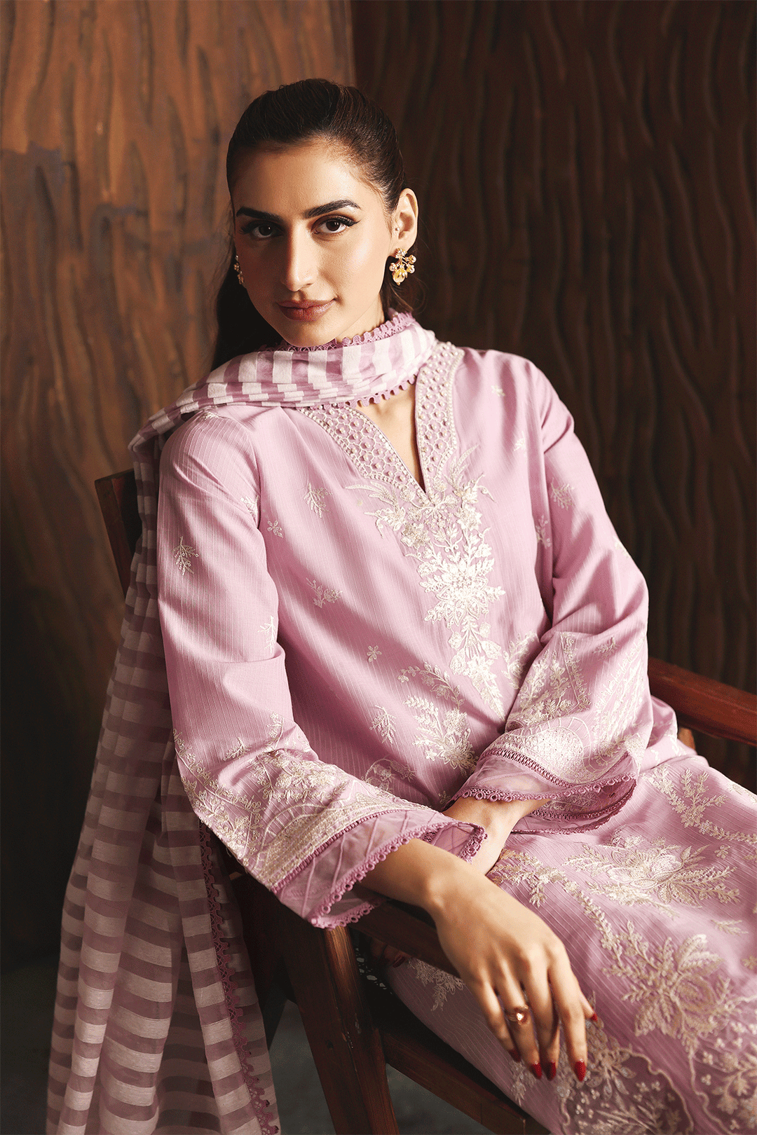 DL-03 Embroidered Lawn Suit - Image 5