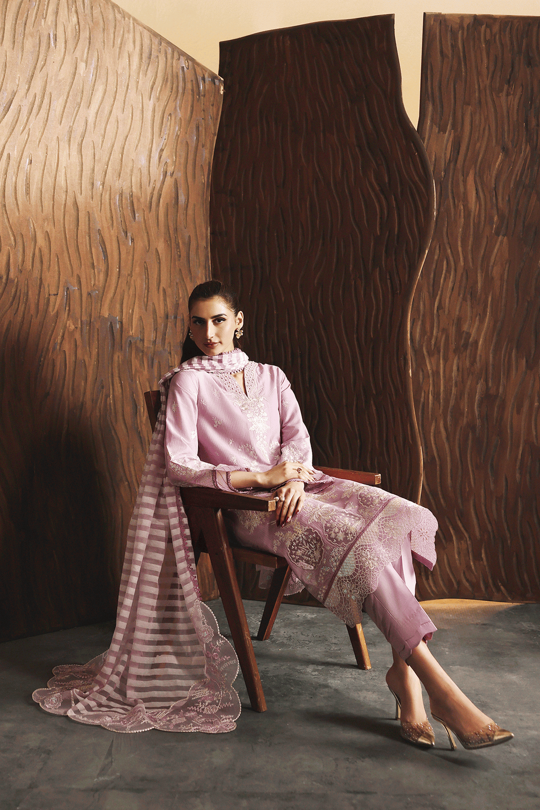 DL-03 Embroidered Lawn Suit - Image 6