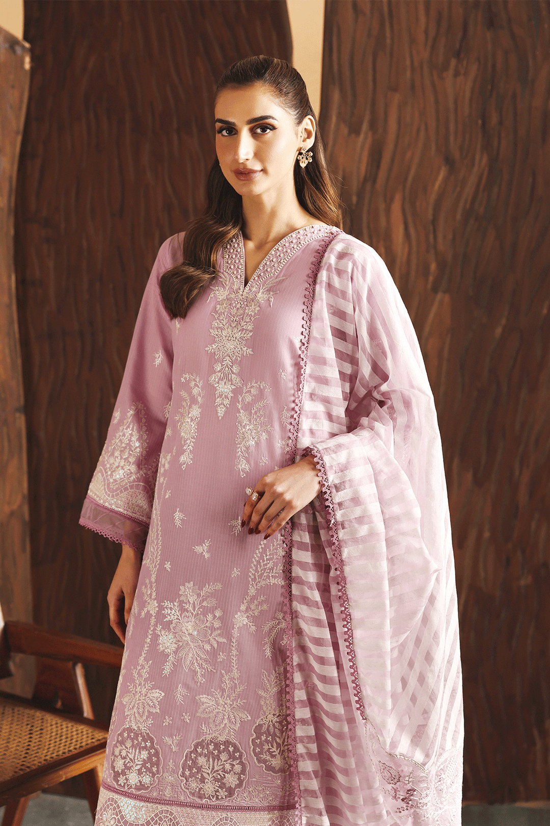 DL-03 Embroidered Lawn Suit - Image 3