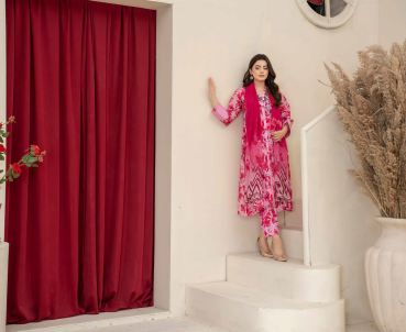 Three-Piece Digital Printed Lawn & Chiffon Suit โ Modern & Trendy